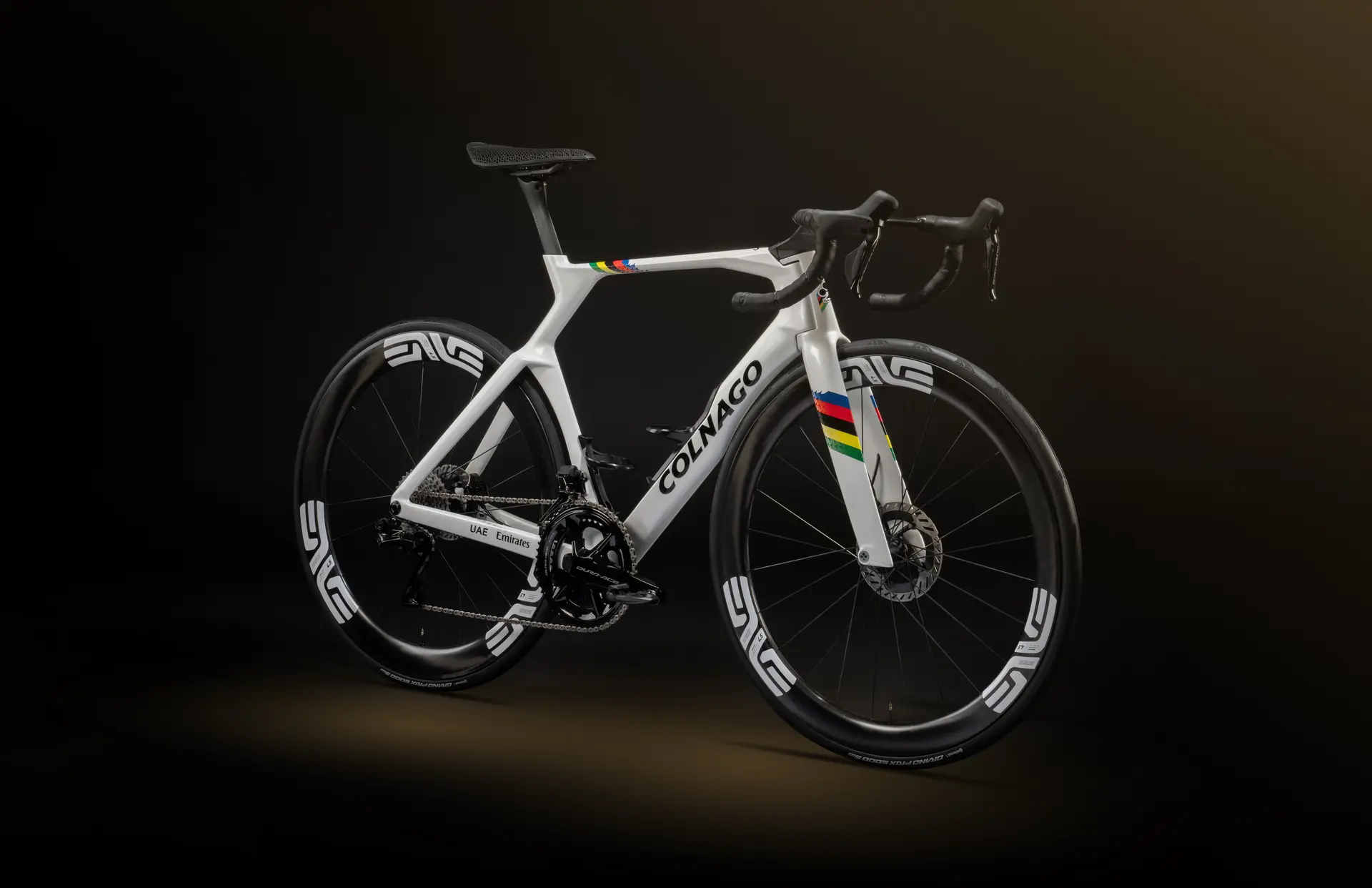 COLNAGO Y1RS (Lackierung in Team-Farben UAE) - Dura Ace Di2- Wheels: Dura Ace C50 WH-R9270